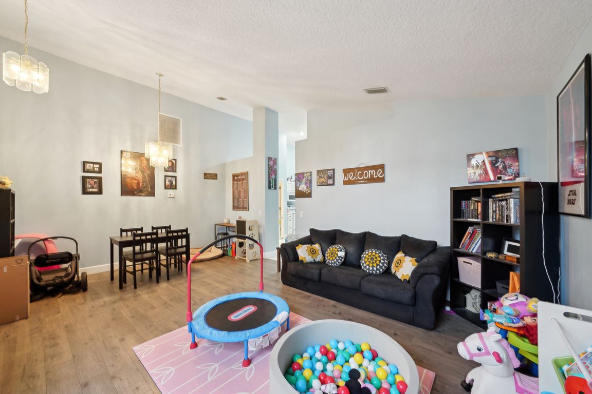 Chapel Pines Blvd-028.jpg