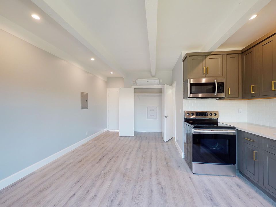 Studio (Unit 35)