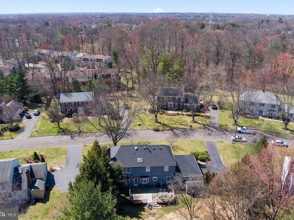 8 Andrew Dr, Lawrence Township, NJ 08648