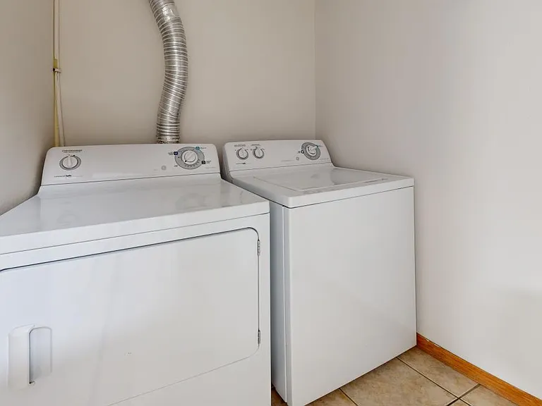 10025 Gordon Ave — Photo 9