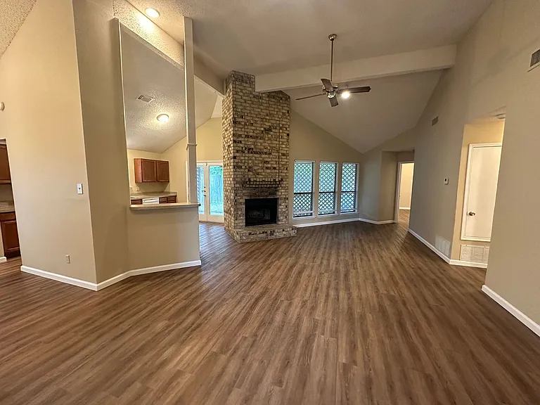 6416 Brookhaven Trl — Photo 3