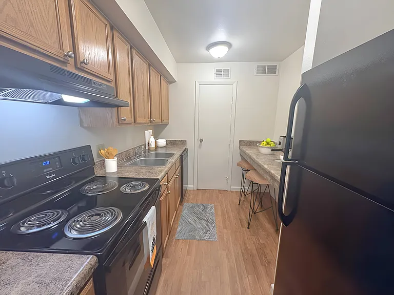 Rivers Edge Apartments and Townhomes — Photo 2