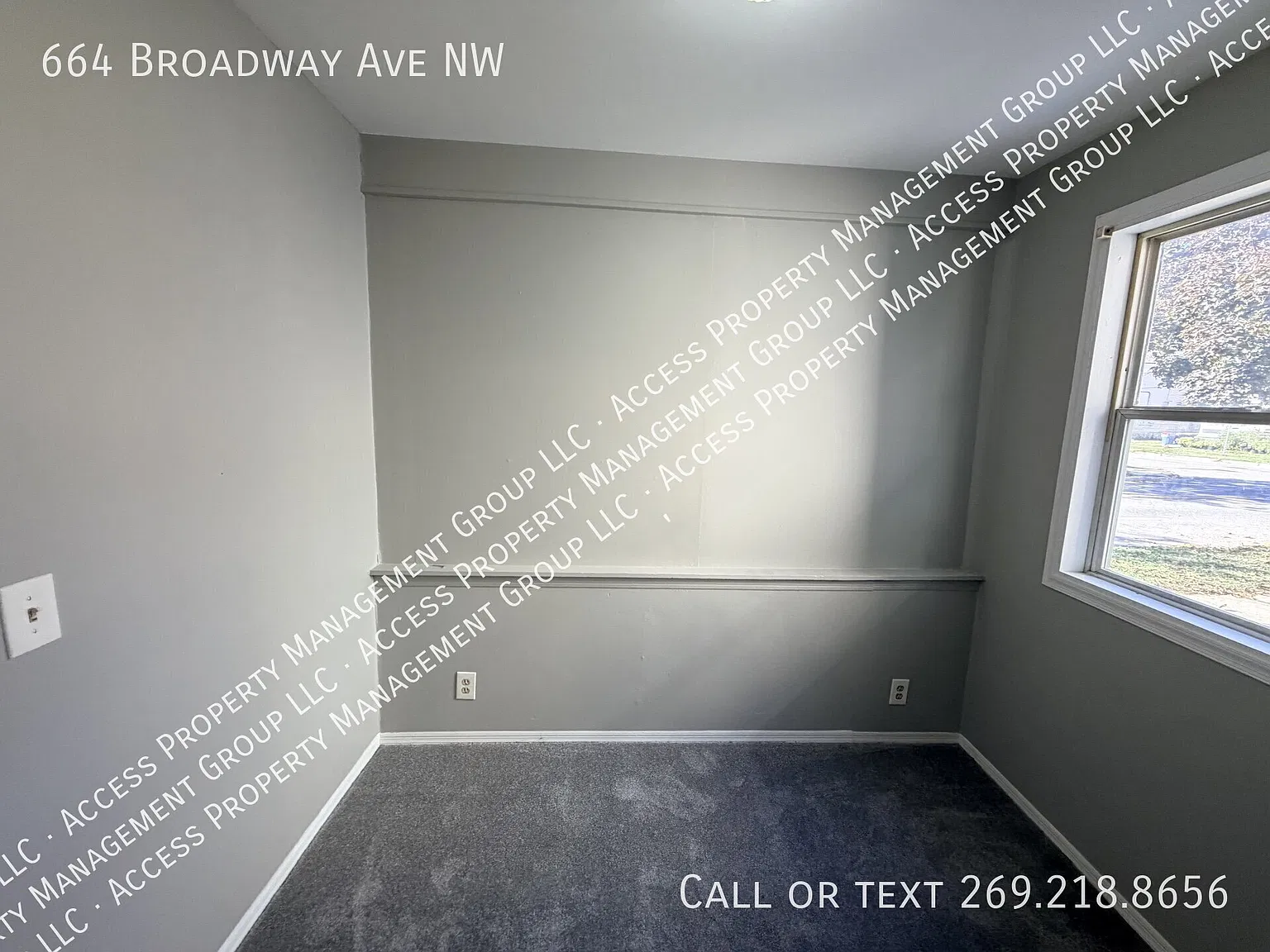 NW Side Broadway & Bridge St Two Bed Duplex — Photo 4