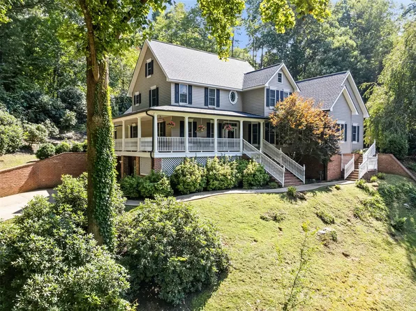 40 Panda Trl, Waynesville, NC 28785