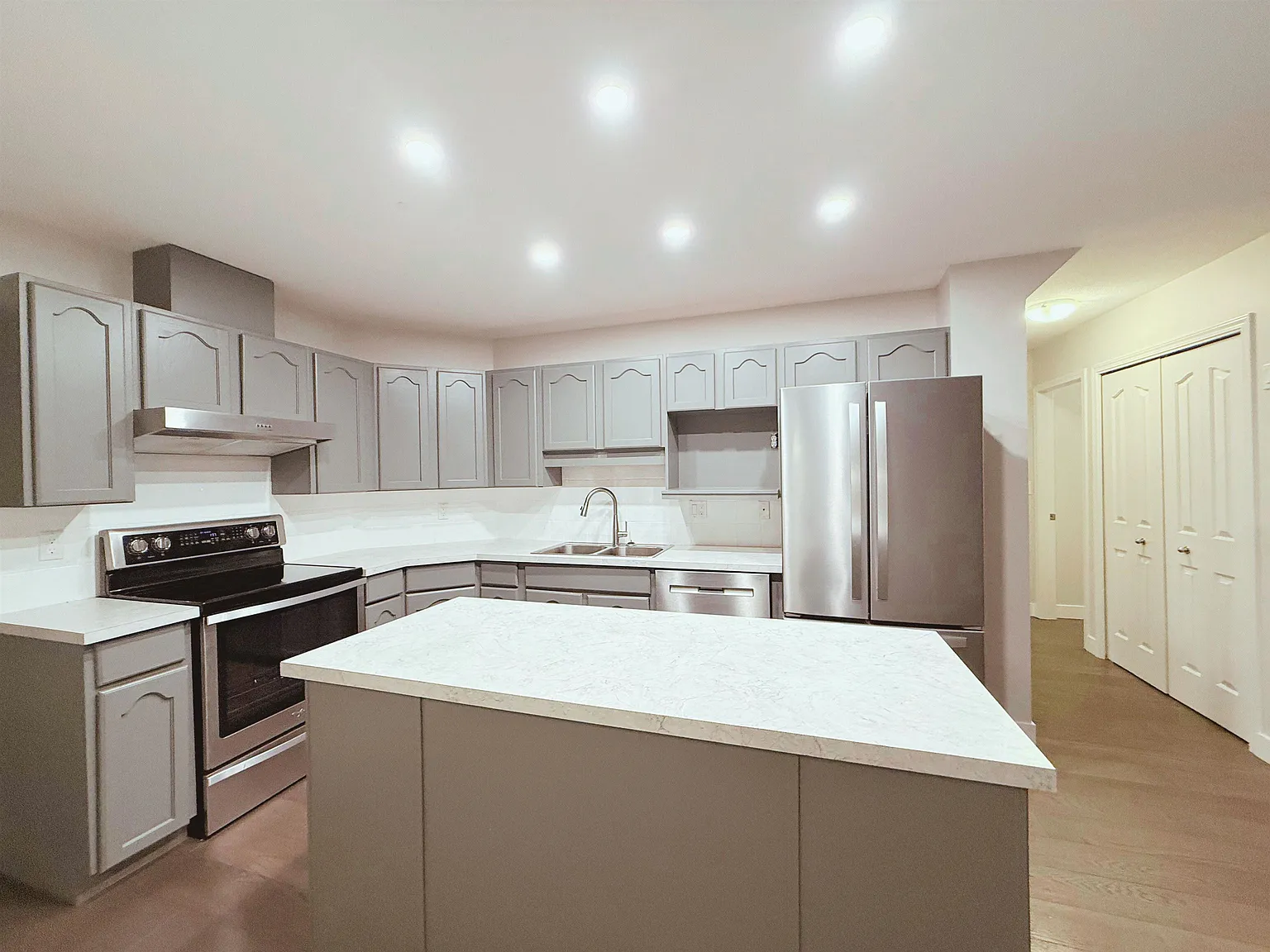 4 bed, 1850 sqft, $4,000 — Photo 4
