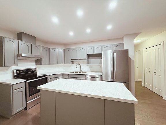 4th image of 14665 84a Ave