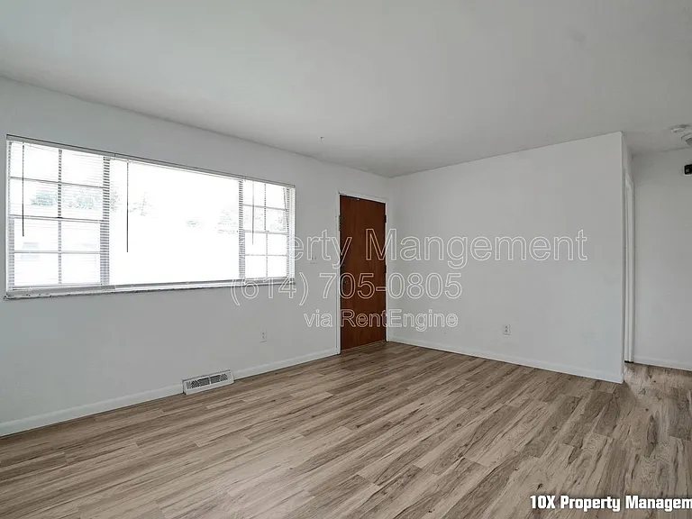 92 Cherrington Rd — Photo 6