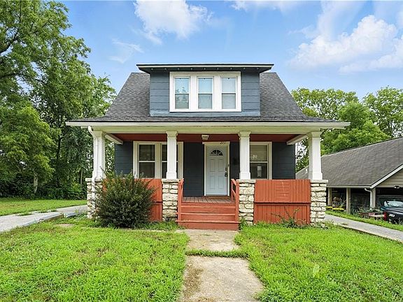 4th image of 2711 Kensington Ave
