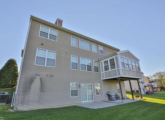 5th image of 2674 Meadow Lane Dr