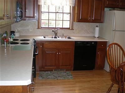 3rd image of 23231 Stoneybrook Dr