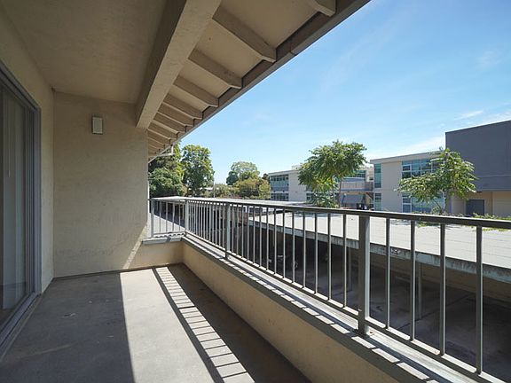 4th image of 1825 California St APT 19