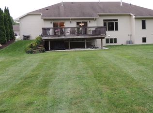 5814 Creek Crest Ln, Little Suamico, WI 54141