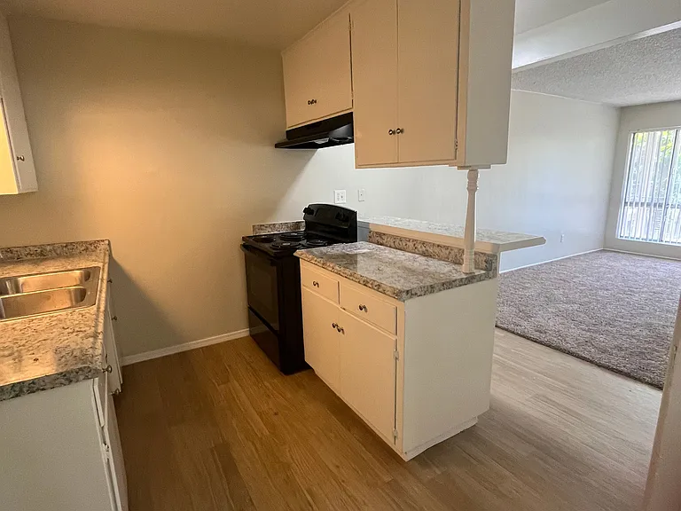 VILLA SANTA FE APARTMENTS — Photo 13