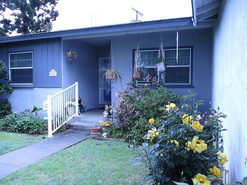 2nd image of 3546 Ross St