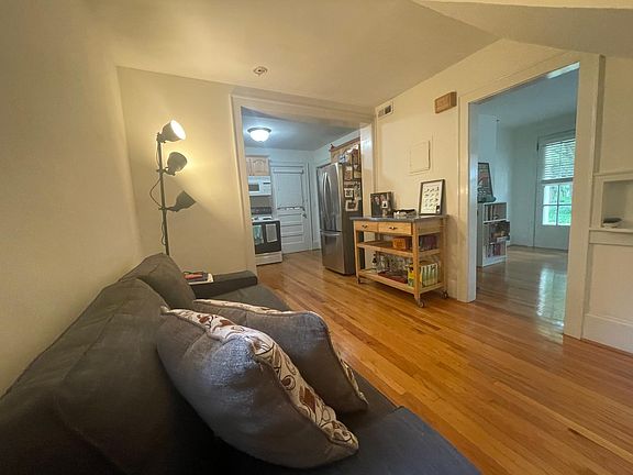 4th image of 2514 Vail Ave