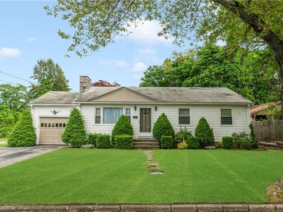 4 Baker St, Warwick, RI, 02886