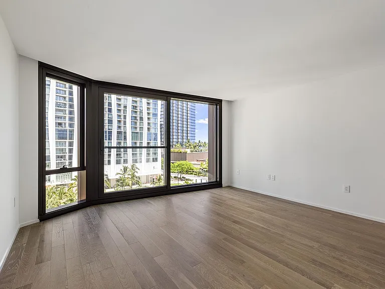 333 Ward Ave #728 — Photo 4