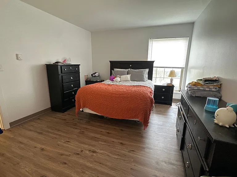 University Park Apartments near Cornell University — Photo 662