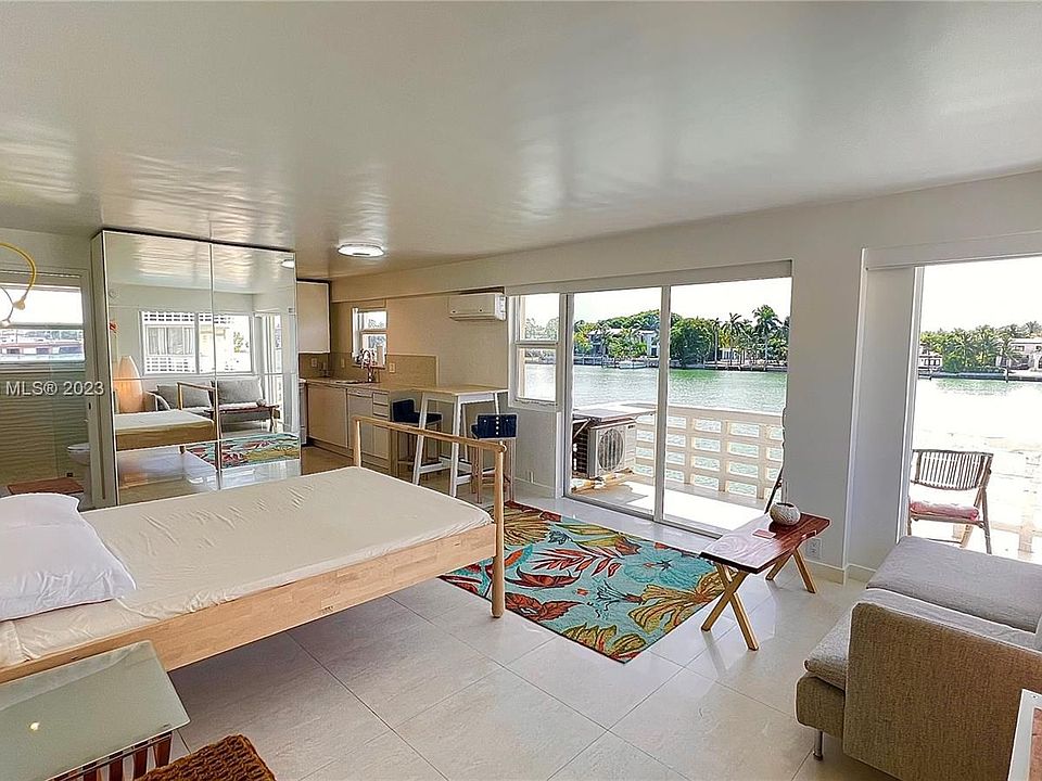 1st image of 6484 Indian Creek Dr APT 201