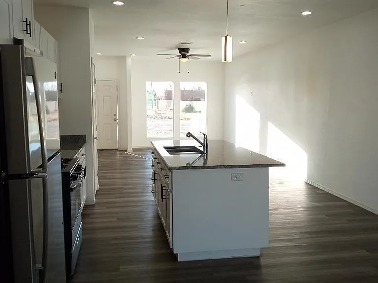 718 Cobre St #2 — Photo 6