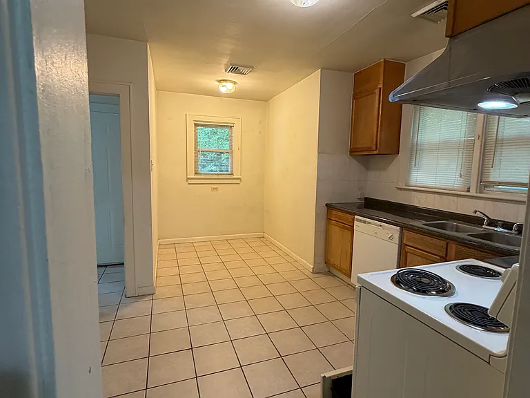 3915 Shell Rd — Photo 4