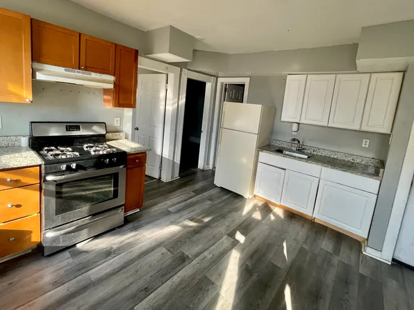 703 Hallett St, Bridgeport, CT 06608