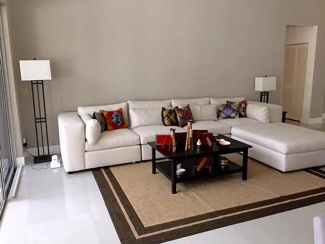 3 bed, 2.0 bath, 1925 sqft, $16,500 — Photo 2