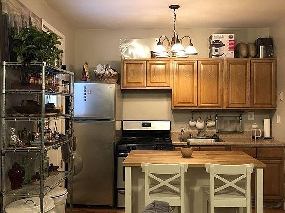 3rd image of 301 Quincy St APT 1