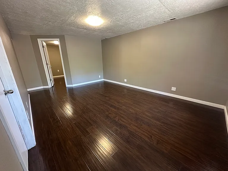 1138 S 400 E — Photo 12