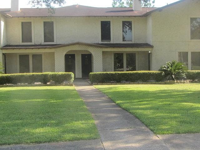 1st image of 8285 Willow Bend Dr