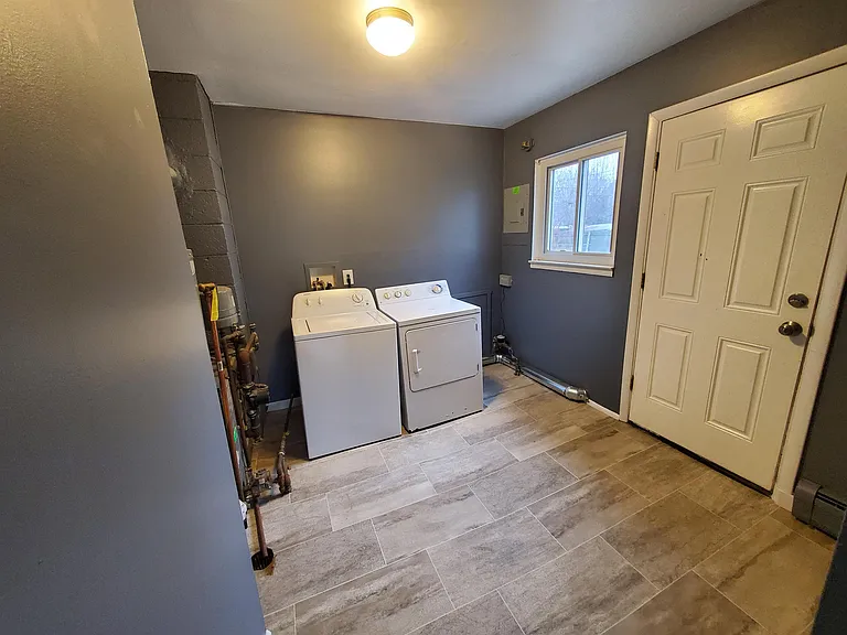 23528 Stewart Ave — Photo 4