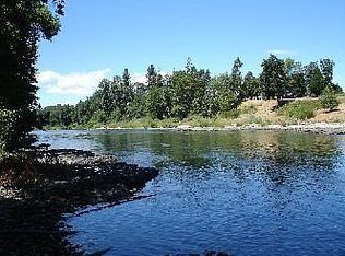 600 Schroeder Ln, Grants Pass, OR 97527