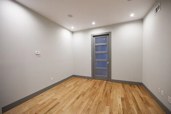 Rented by Brooklyn Group | media 6