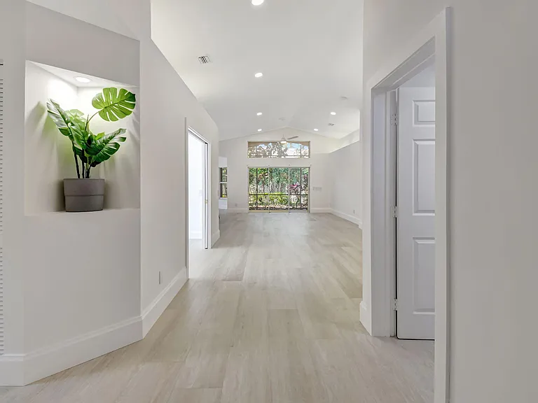 11287 Vivero Ave — Photo 8