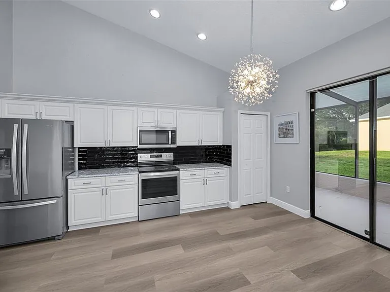 6240 Fairskies Dr — Photo 6