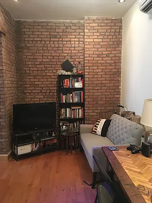 Rented by The Hamilton Group | media 2