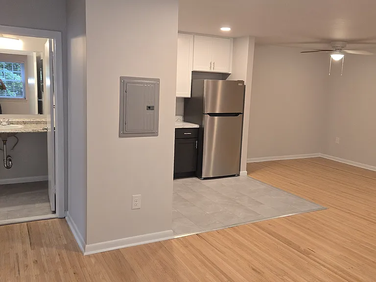 Dover Manor Apartments — Photo 13