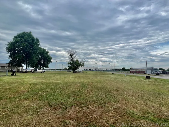 0 NE Main St, Checotah, OK 74426