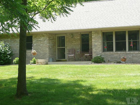 3rd image of 1002 S Briarwood Ln