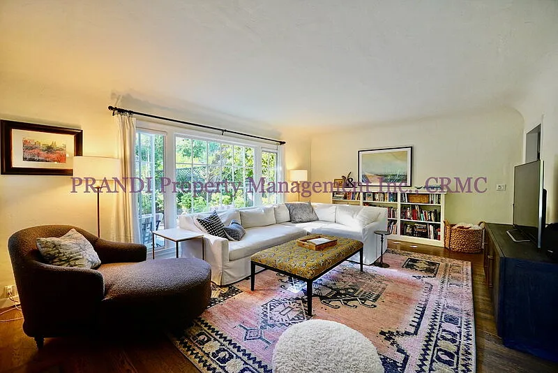 3 bed, 3.0 bath, 1811 sqft, $8,950 — Photo 4