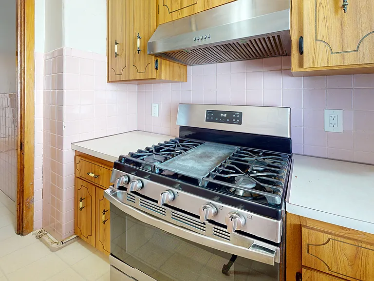 72 Clinton St #2 — Photo 6