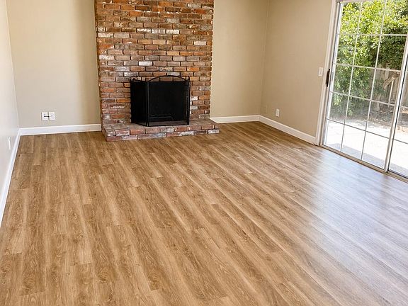 3rd image of 1361 Peach Tree Ln