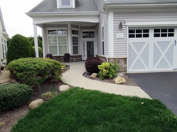 111 Overture Pl, Eastport, NY 11941