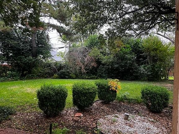 4th image of 4920 Blaney Ave