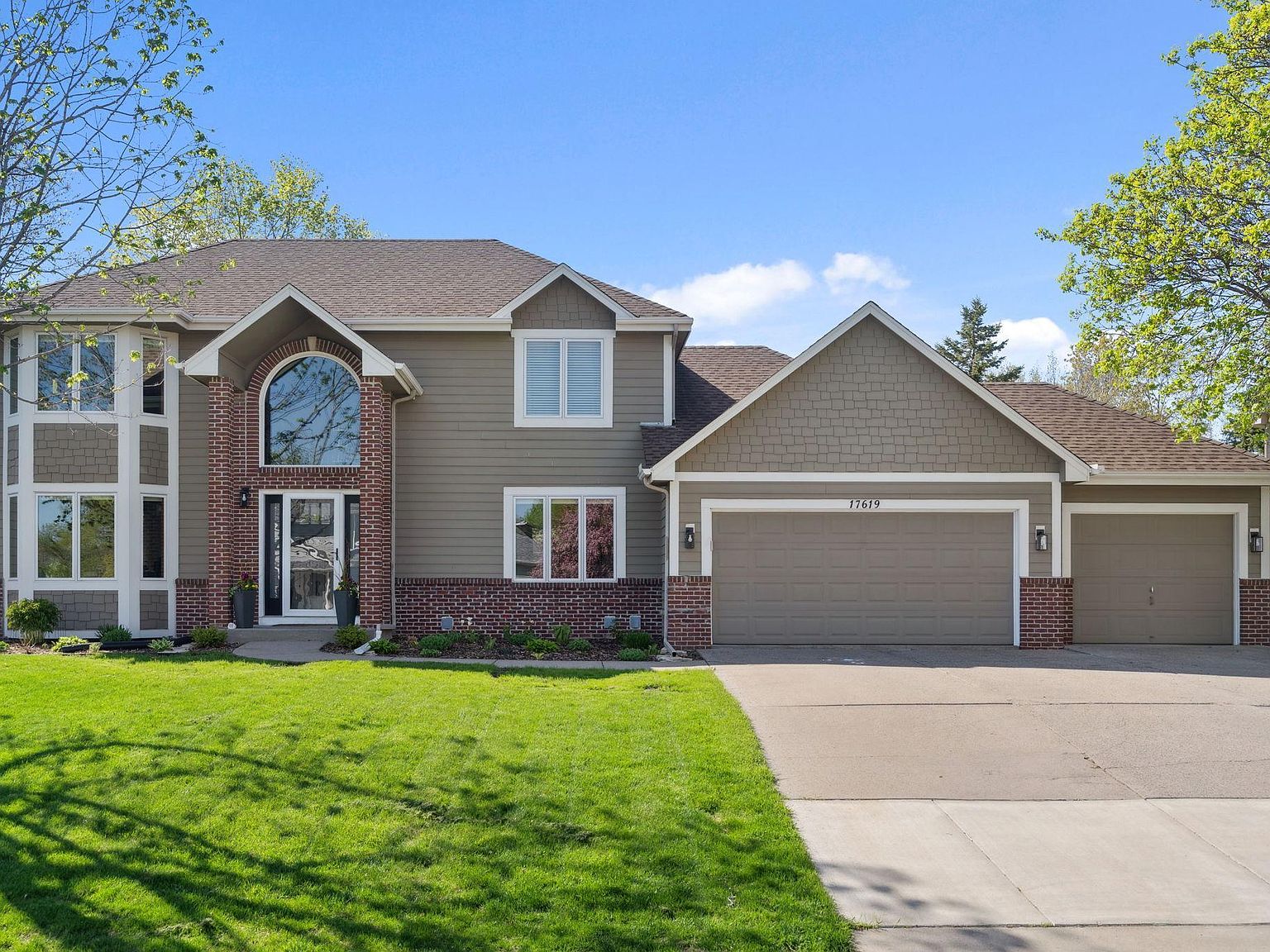 コロ助なり 17619 82nd Way N, Maple Grove, MN 55311 | Zillow