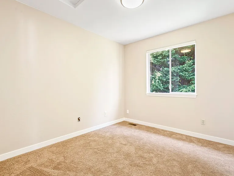 2535 Jones Ave NE — Photo 22