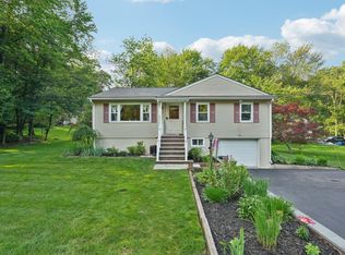 184 Ludvigh Rd, Bardonia, NY 10954