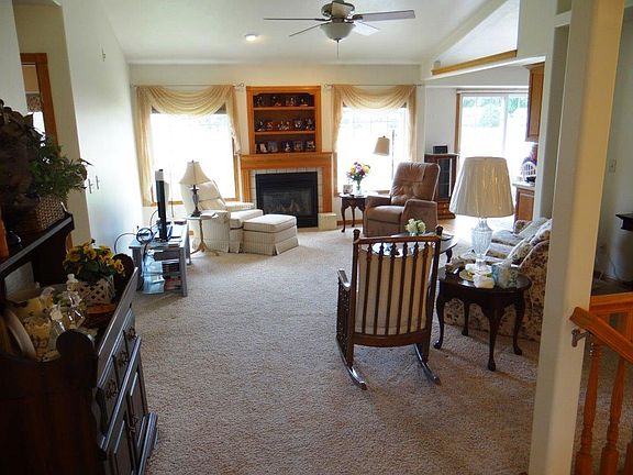 3rd image of 750 Cedar View Dr