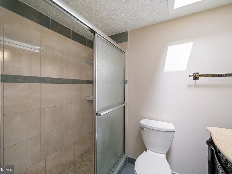 1103 Burwick Dr — Photo 24