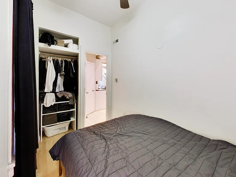 1729 W Erie St #2N — Photo 17